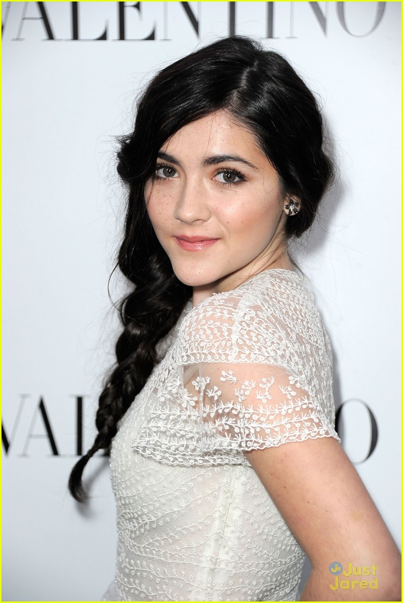 Isabelle Fuhrman Valentino Rodeo Drive Opening Photo Isabelle Fuhrman Pictures Just Jared Jr