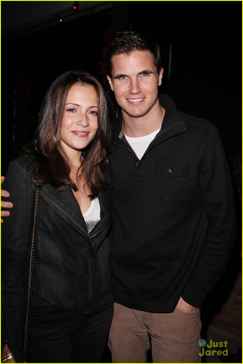 Italia Ricci & Robbie Amell Celebrate Just Jared's 30th Birthday ...