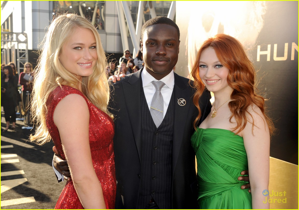 Full Sized Photo Of Jackie Emerson Thg Premiere 03 Jacqueline Emerson The Hunger Games Premiere Pretty Just Jared Jr