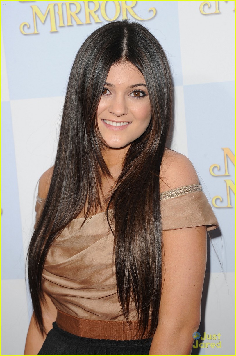Full Sized Photo of kylie jenner mirror mirror 10 Kylie Jenner 'Mirror Mirror' with Mom Kris
