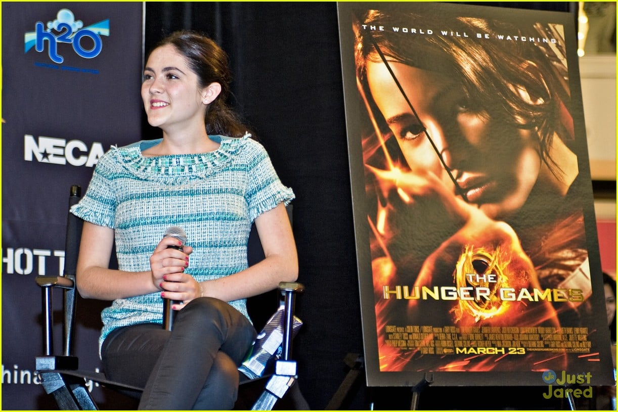 Josh Jackie Isabelle The Hunger Games In Chicago Photo 463194 Isabelle Fuhrman Jacqueline Emerson Josh Hutcherson The Hunger Games Pictures Just Jared Jr