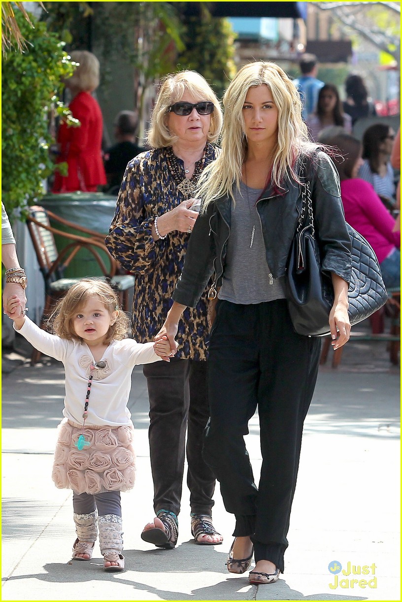 Ashley Tisdale: Lunchtime with Mikayla! | Photo 466492 - Photo Gallery