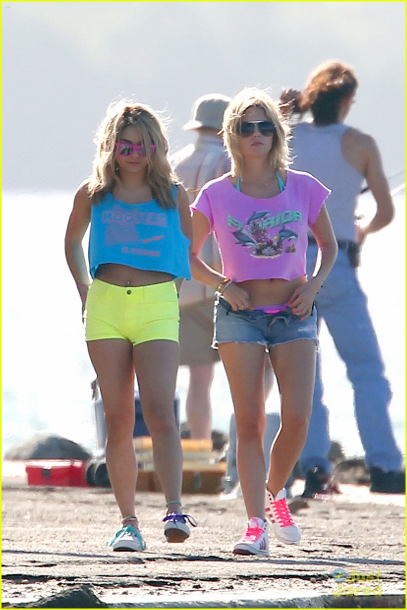 Vanessa Hudgens Neon For Spring Breakers Photo Photo Gallery Just Jared Jr