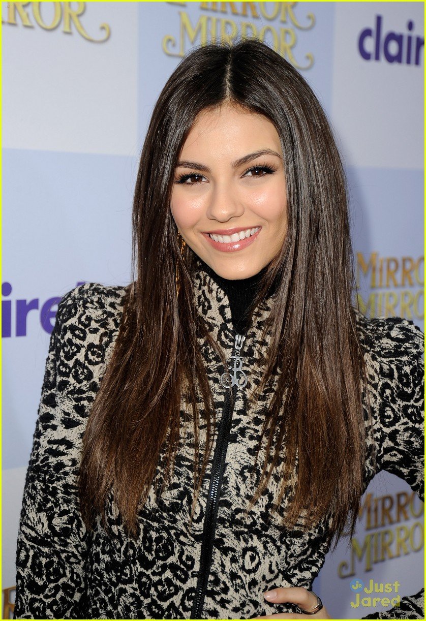 Victoria Justice: 'Mirror Mirror' On The Wall | Photo 464538 - Photo ...