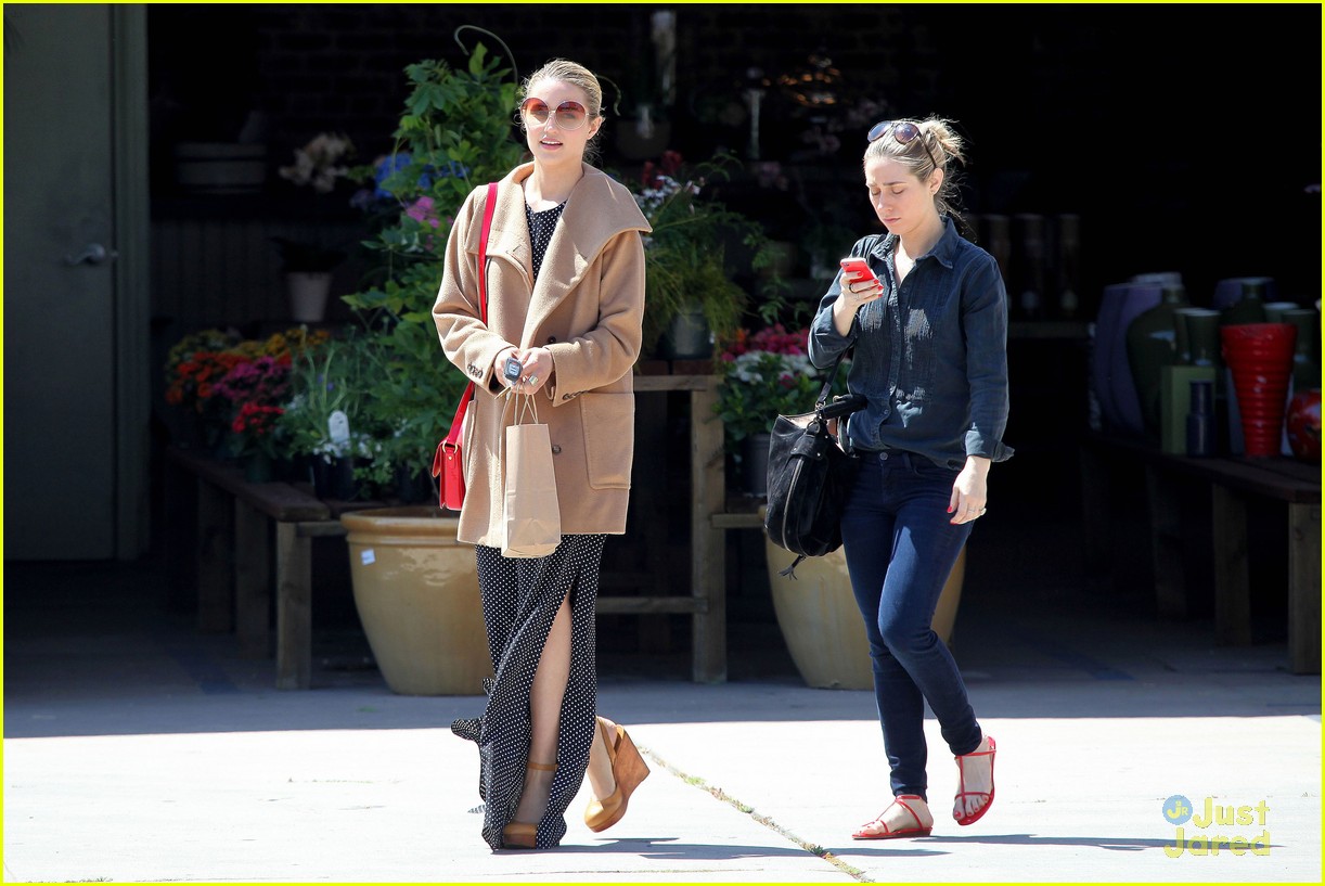 Full Sized Photo of dianna agron flea market 09 | Dianna Agron: Rolling