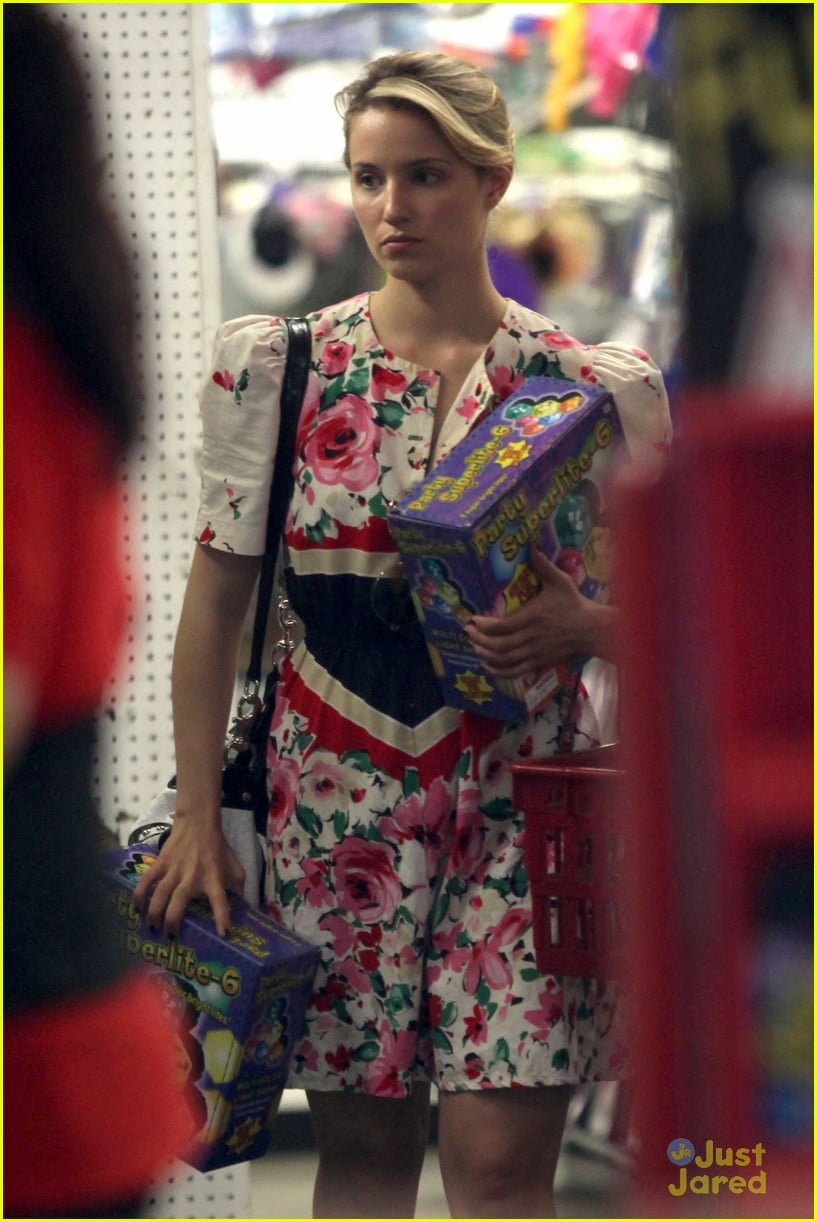 Dianna Agron Party Store Shopper Photo 470591 Photo Gallery Just