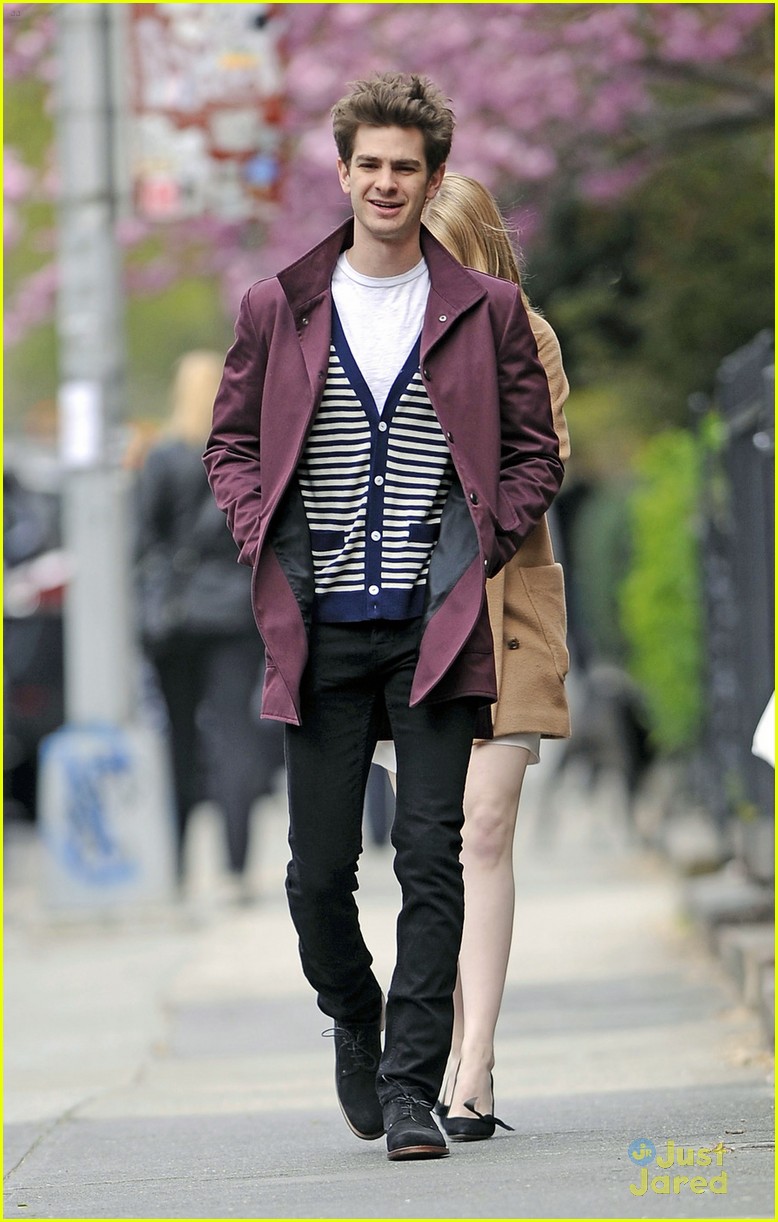 Full Sized Photo Of Emma Stone Andrew Garfield Walk Nyc 03 Emma Stone