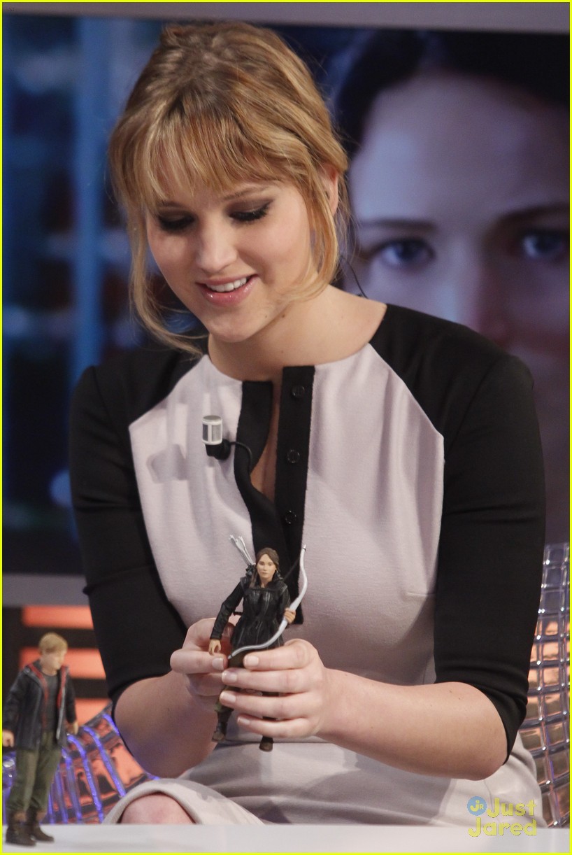 Jennifer Lawrence 'Catching Fire' Director Chosen! Photo 469277
