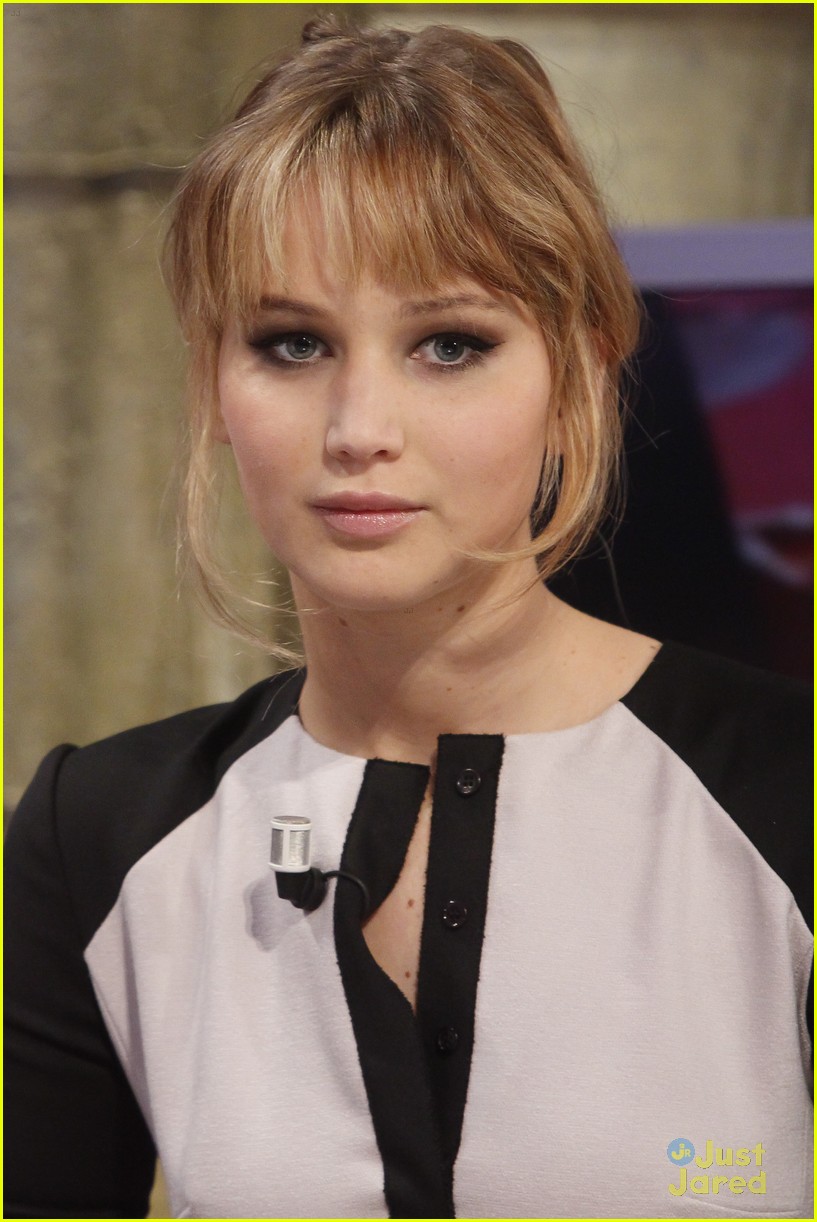 Jennifer Lawrence 'Catching Fire' Director Chosen! Photo 469282