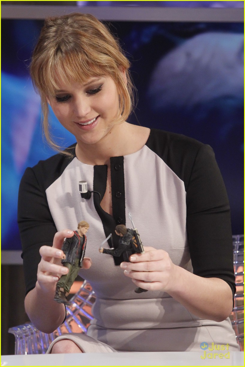 Jennifer Lawrence 'Catching Fire' Director Chosen! Photo 469289