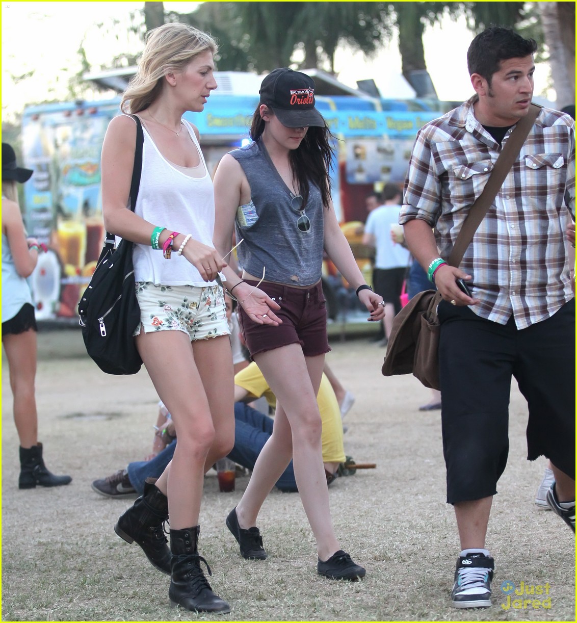 Kristen Stewart Checks Out Coachella Photo 469571 Photo Gallery Just Jared Jr 