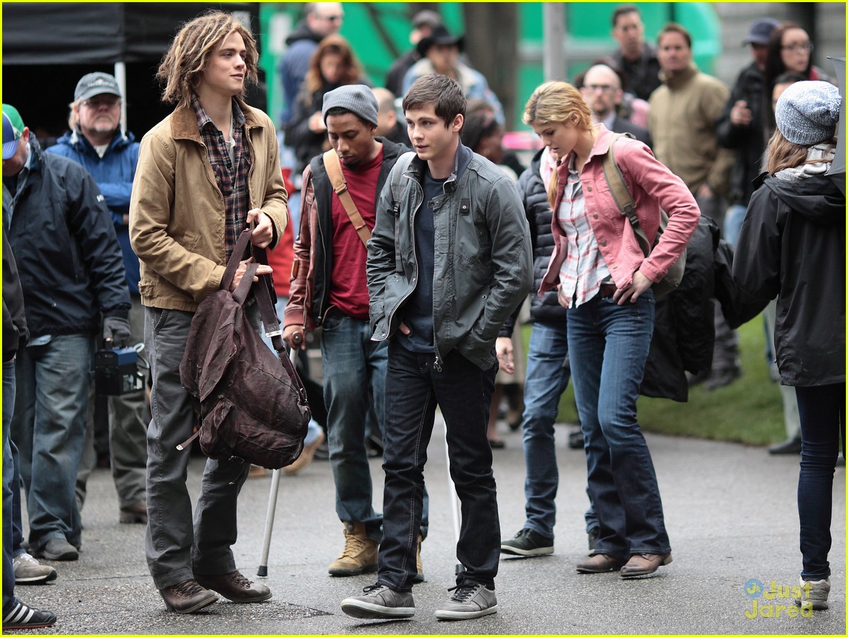 Logan Lerman: Funny Faces on 'Sea of Monsters' Set | Photo 469398 ...