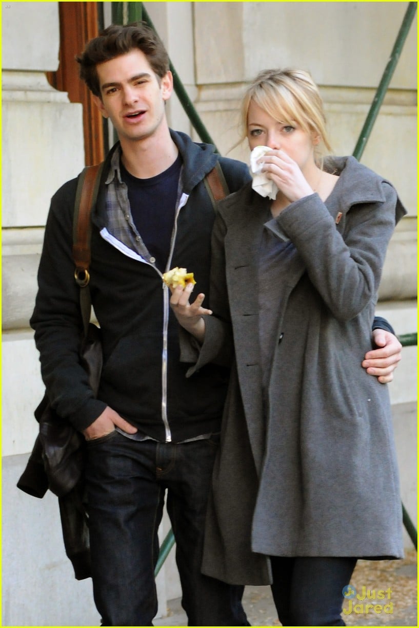 Emma Stone: Baby Duty with Andrew Garfield!: Photo 2654312