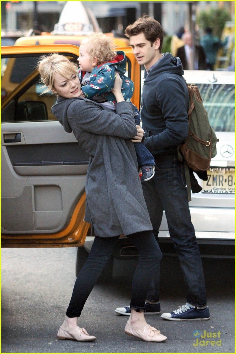 Emma Stone & Andrew Garfield: The 'Amazing' Baby Sitters | Photo 470556 ...