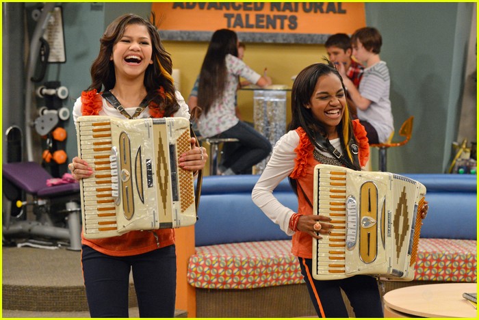 zendaya ant farm s2 01