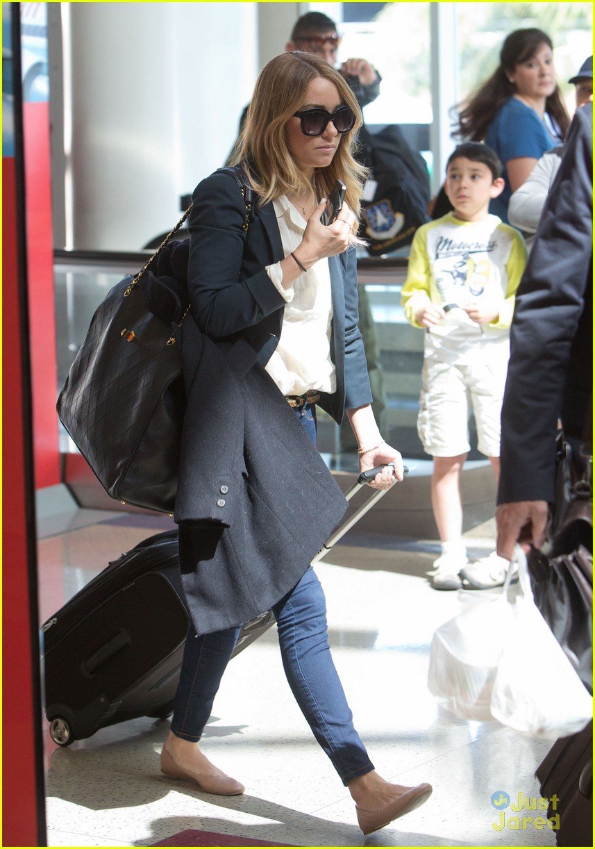 Lauren Conrad Landing at LAX Airport May 2, 2012 – Star Style
