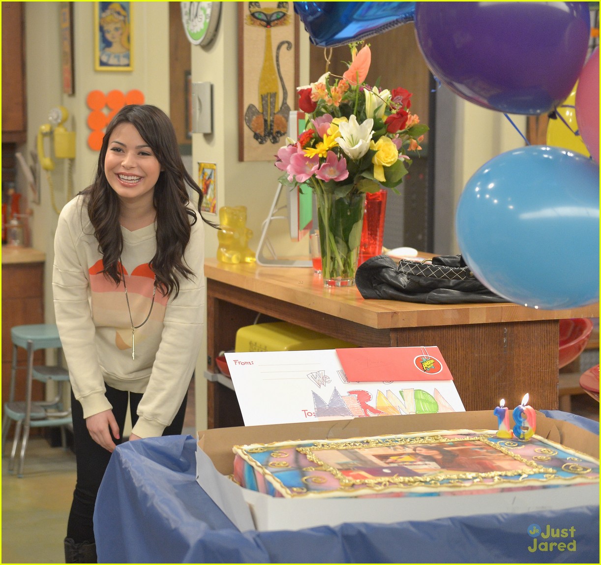 Miranda Cosgrove Jimmy Fallon Guest Photo 415094 Phot - vrogue.co