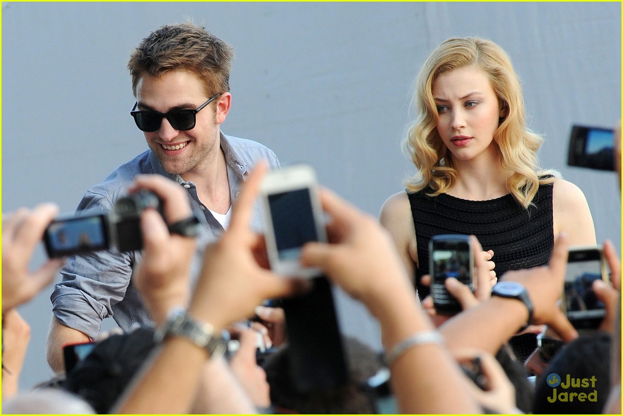 Robert Pattinson Re Teaming With David Cronenberg Photo 474455 Photo Gallery Just Jared Jr