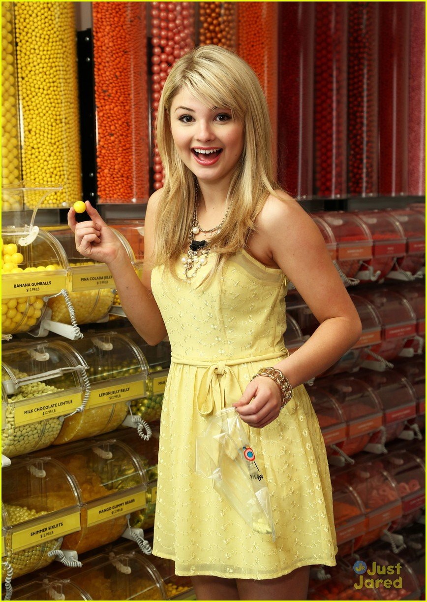 Full Sized Photo of stefanie scott chicago opening 05 | Stefanie Scott ...