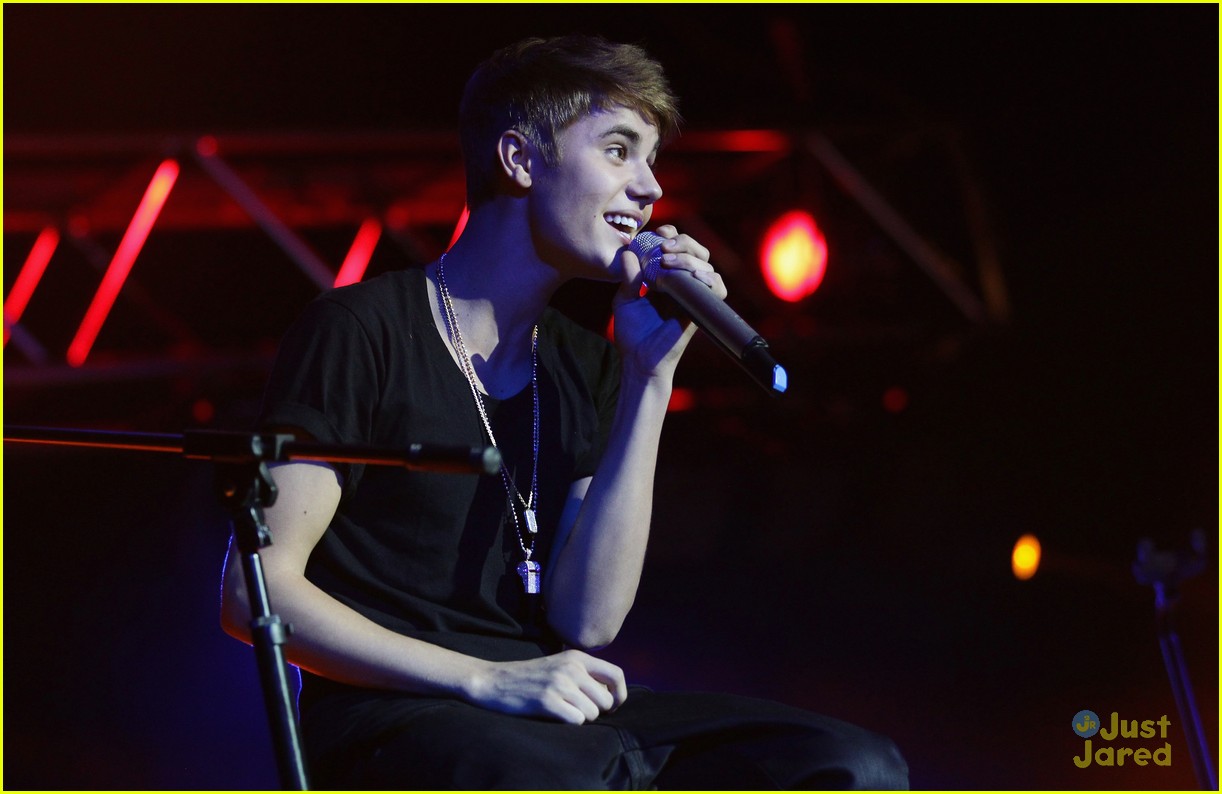 Justin Bieber: Music In Milan! | Photo 475507 - Photo Gallery | Just ...