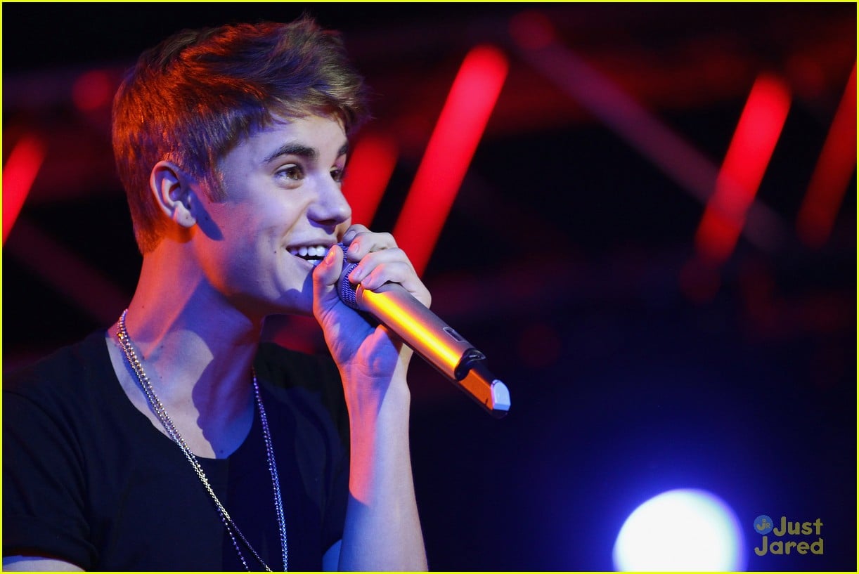 Justin Bieber: Music In Milan! | Photo 475510 - Photo Gallery | Just ...