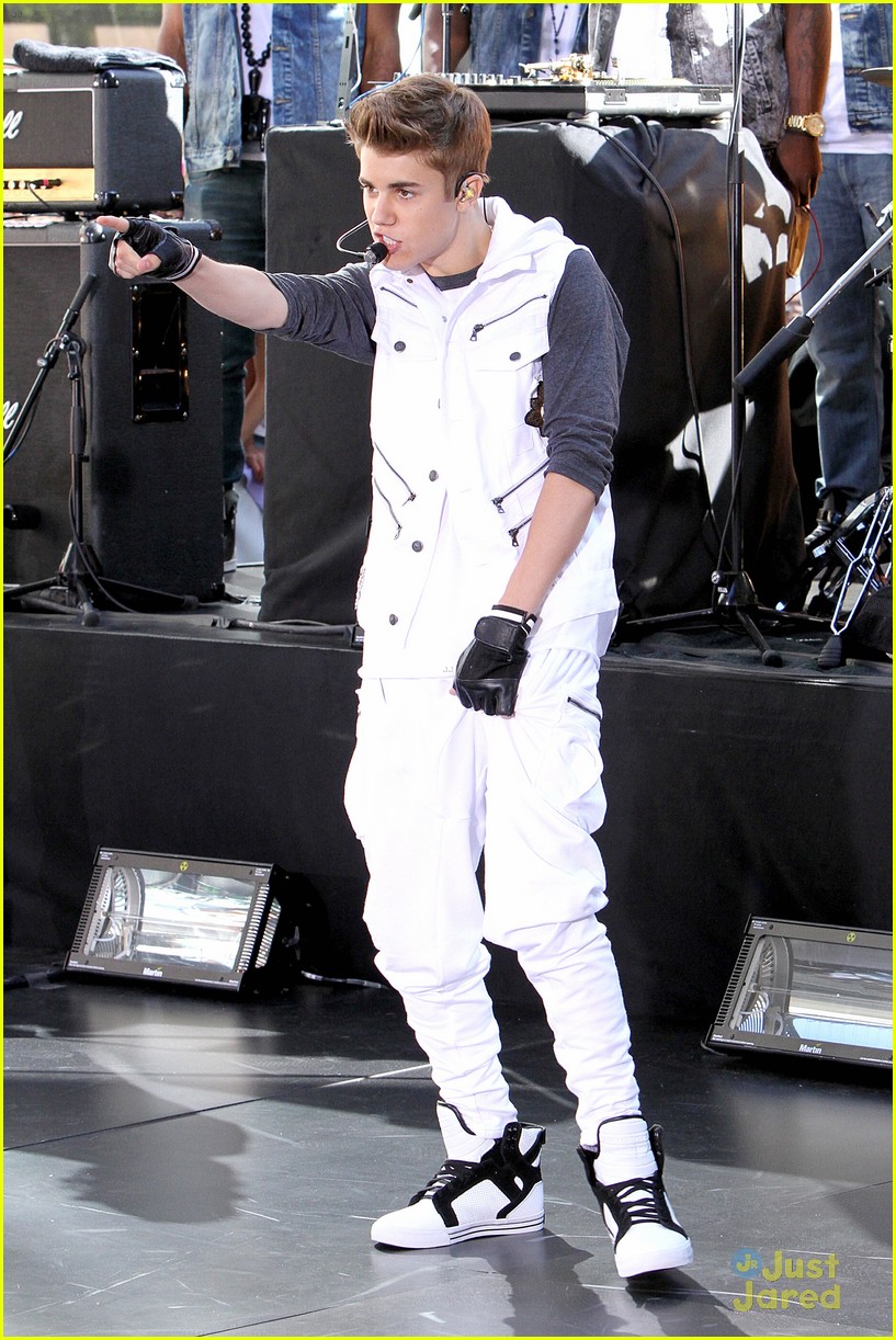 Justin Bieber: 'The Today Show' Performance! | Photo 477592 - Photo ...