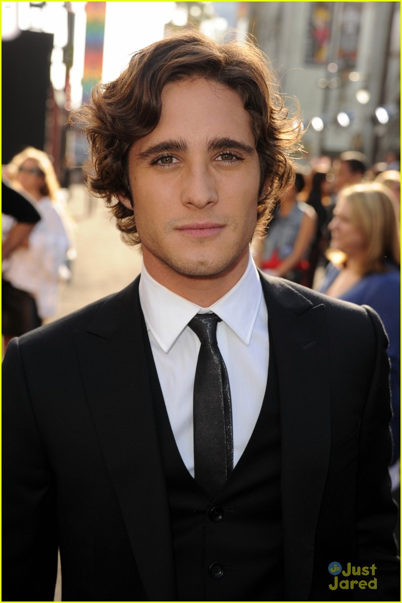 Diego Boneta on Julianne Hough: 'She's Awesome' | Photo 476599 - Photo ...