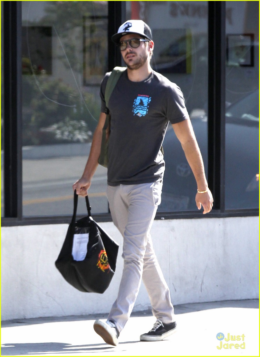 Zac Efron: Zen Foods Lover! | Photo 477130 - Photo Gallery | Just Jared Jr.