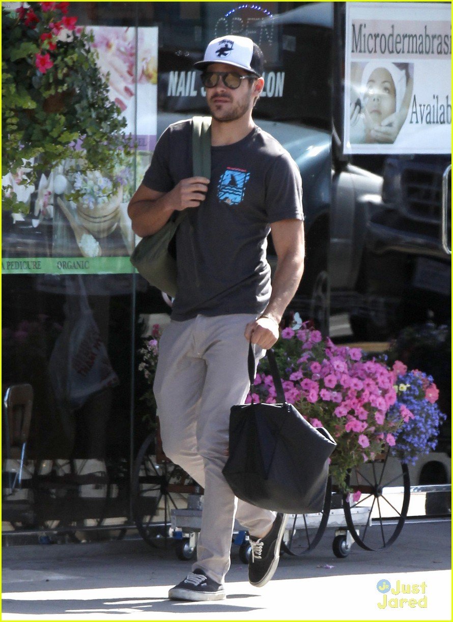 Zac Efron Zen Foods Lover! Photo 477134 Photo Gallery Just Jared Jr.
