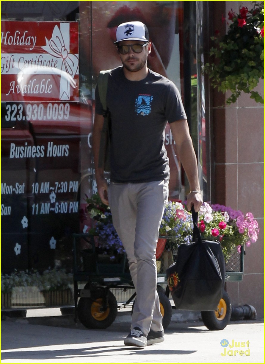 Zac Efron Zen Foods Lover! Photo 477139 Photo Gallery Just Jared Jr.