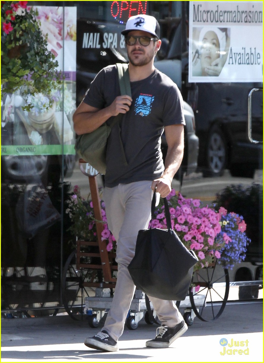 Zac Efron: Zen Foods Lover! | Photo 477140 - Photo Gallery | Just Jared Jr.