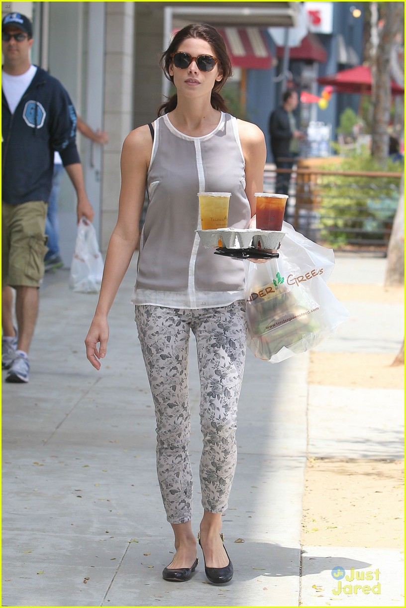 Ashley Greene: LAX with Marlow | Photo 476111 - Photo Gallery | Just ...