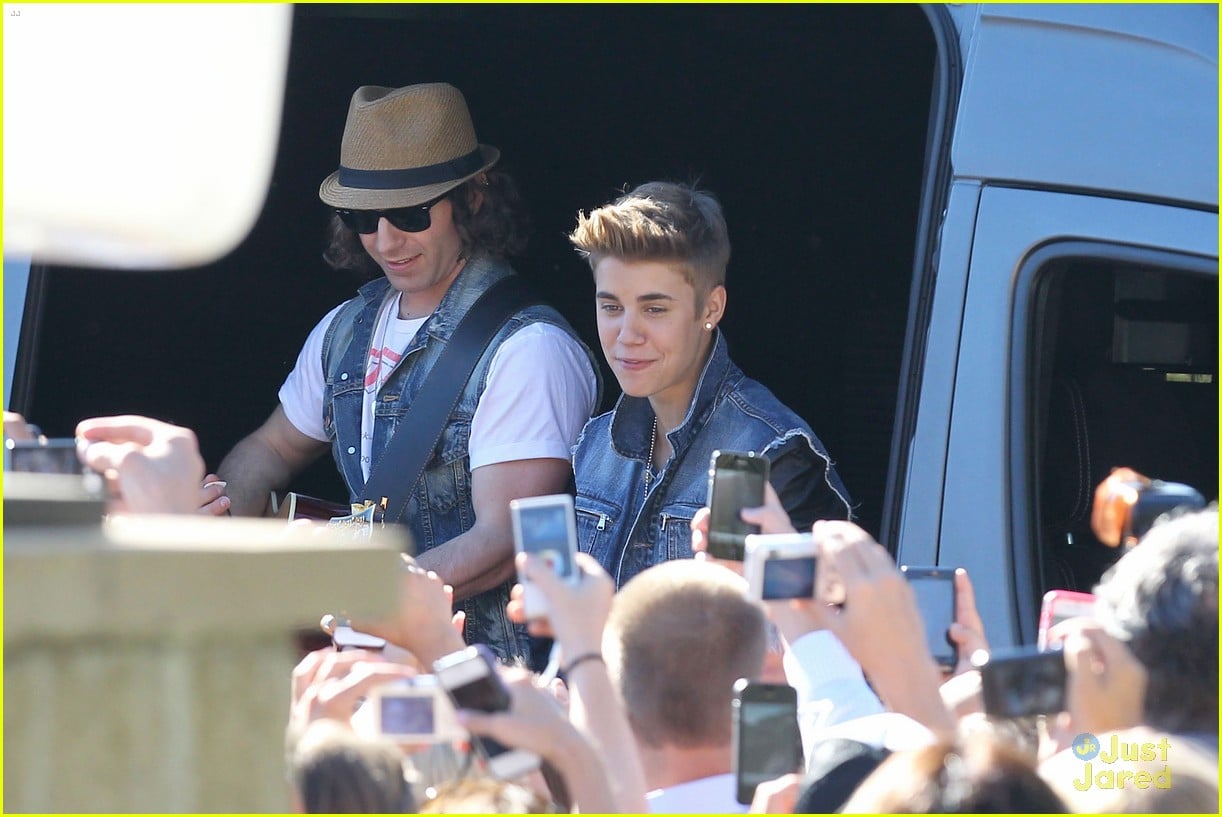 Justin Bieber: Surprise Concert! | Photo 479816 - Photo Gallery | Just ...