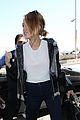 miley cyrus lax arrival 03