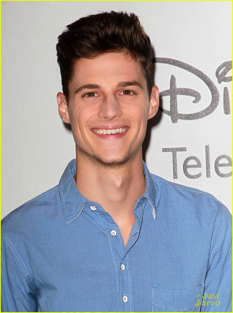 Cierra Ramirez: Night Out with ‘Secret Life’ Guys | Photo 484917