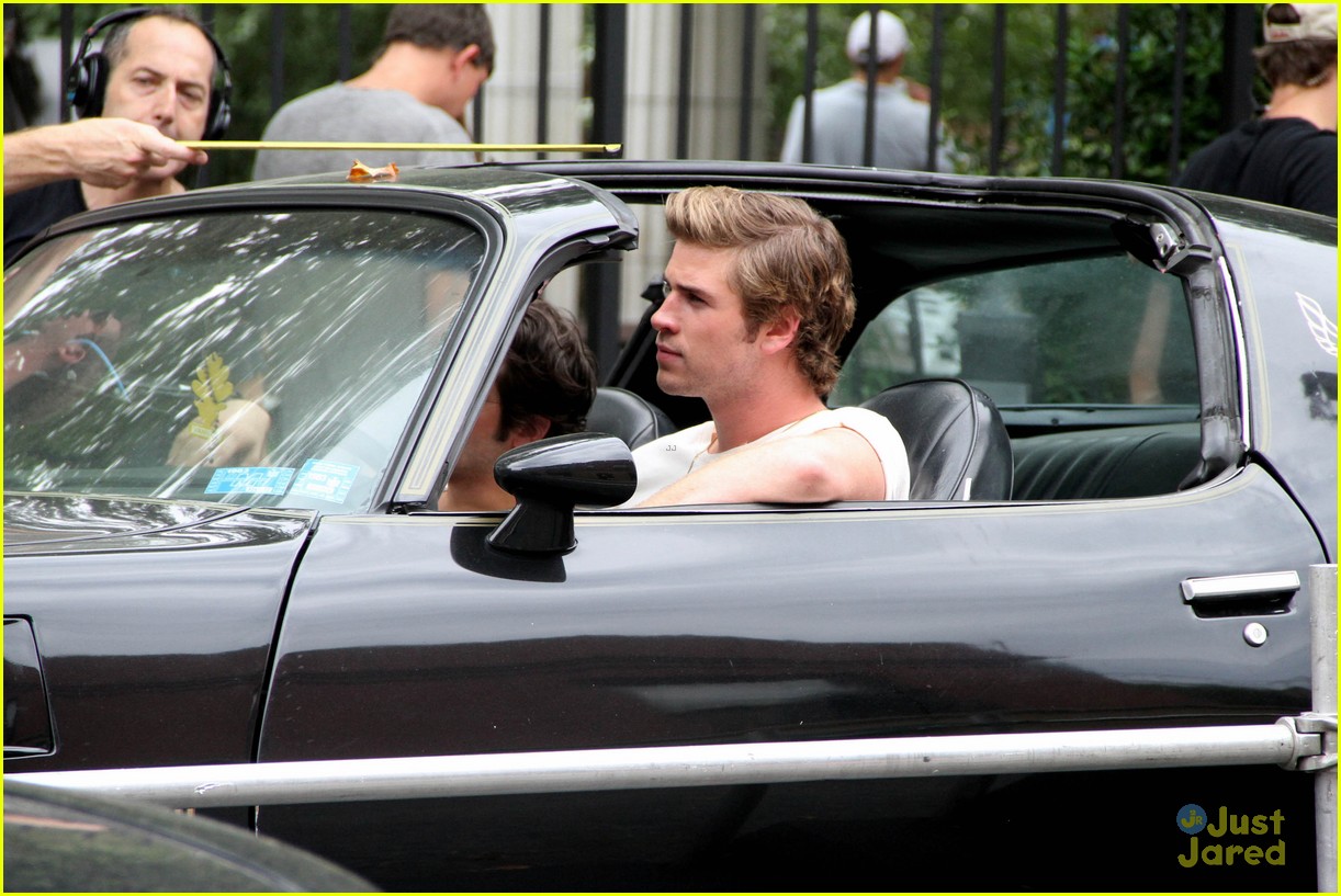 Full Sized Photo of hemsworth car 01 | Liam Hemsworth: 'Empire State ...