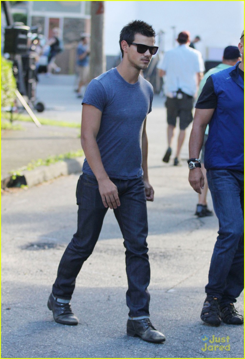 Taylor Lautner: 'grown Ups 2' Set 