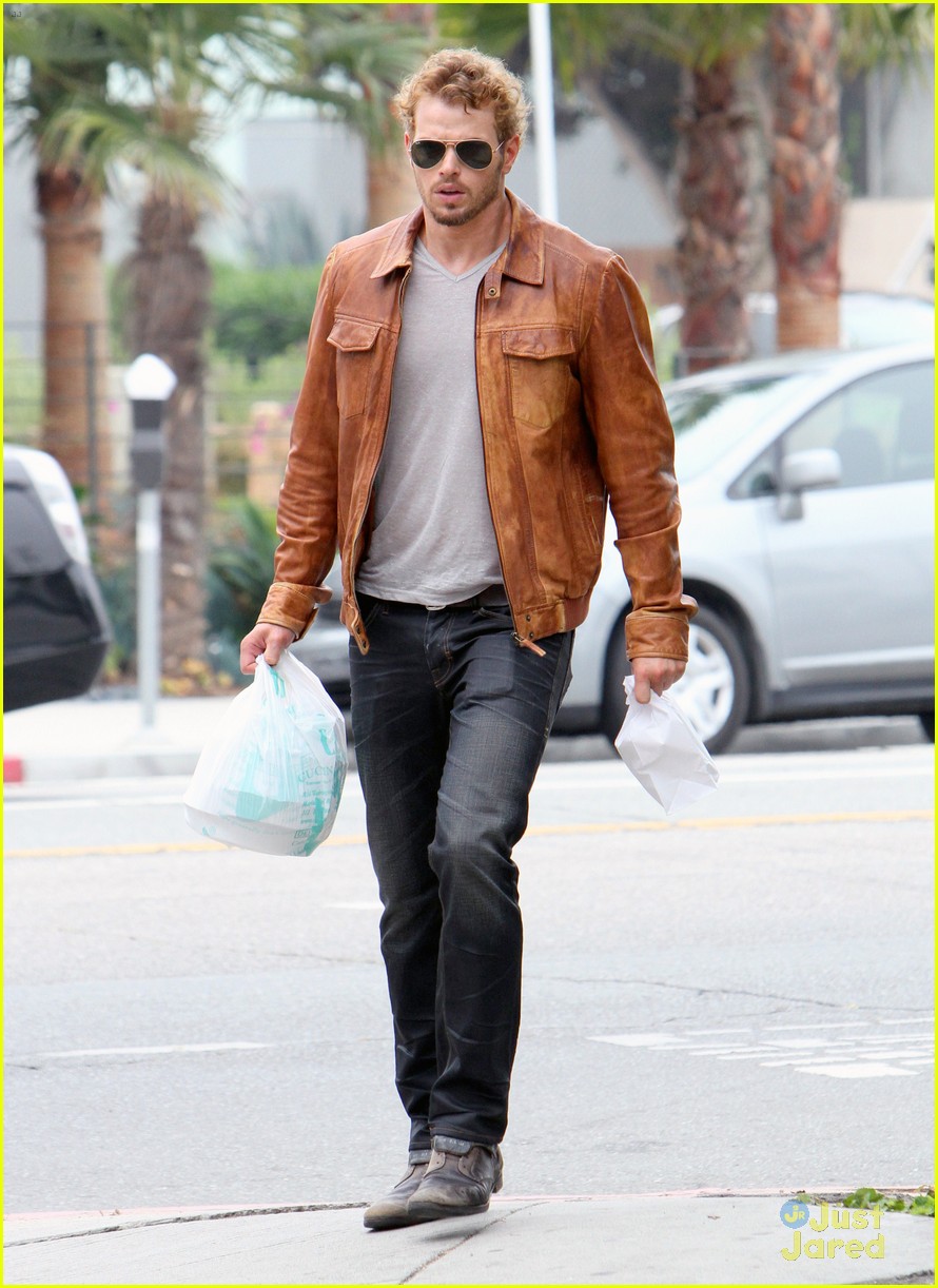 Full Sized Photo of FFN_DefaultLightbox_9231101 | Kellan Lutz: 'Family ...