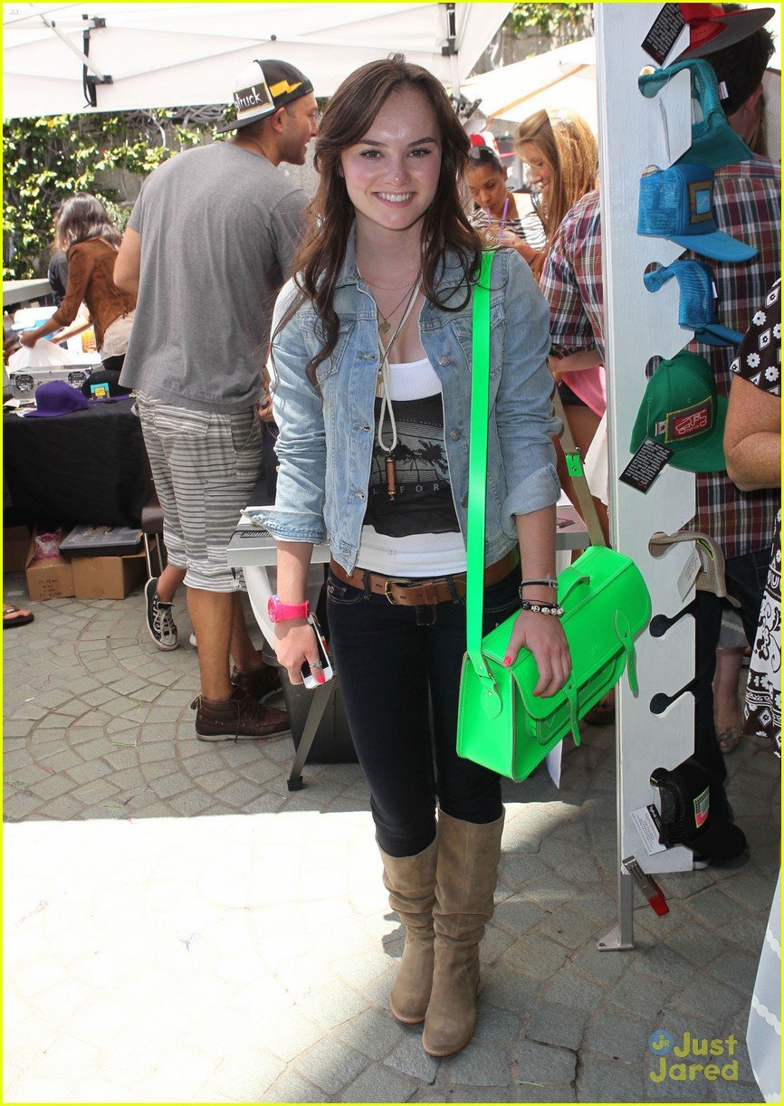 Madeline carroll kiis fm teen choice lounge with claudia lee photo