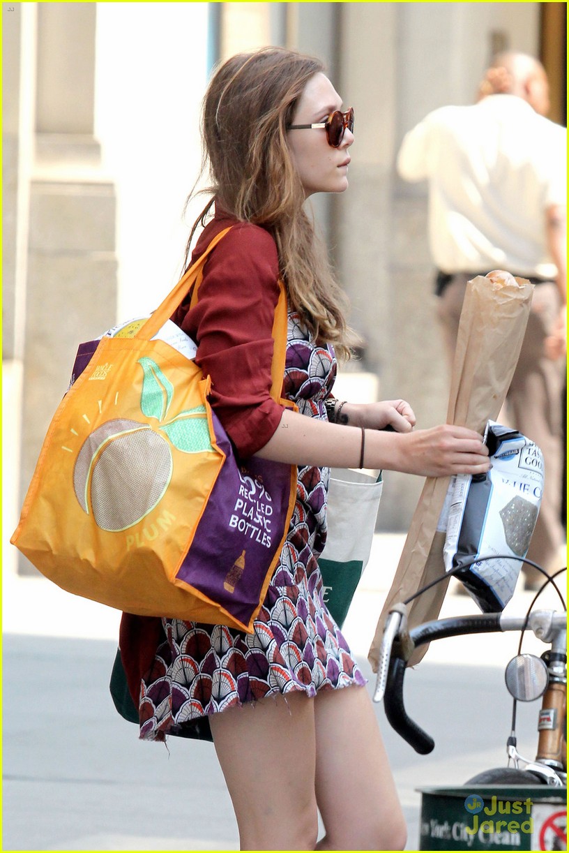 Elizabeth Olsen: Whole Foods Shopper! | Photo 481180 - Photo Gallery