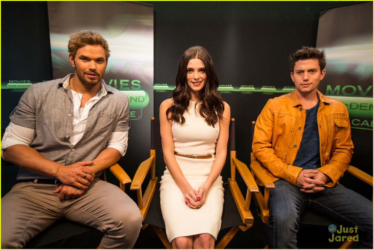 Ashley Greene & Jackson Rathbone Chat Movies on Demand at Comic Con ...