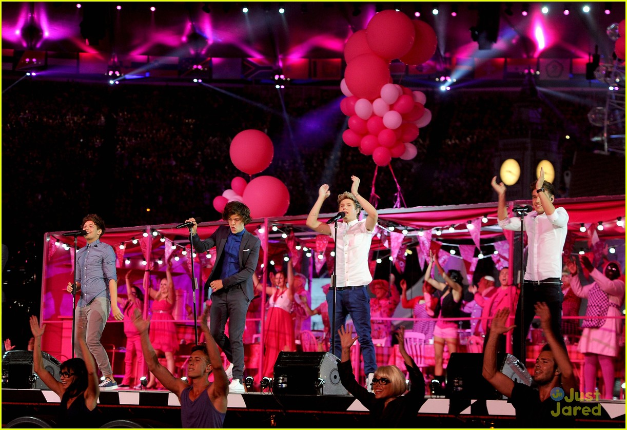 One Direction 2012 Olympics Closing Ceremonies Photo 487907 Harry Styles Liam Payne Louis Tomlinson Niall Horan One Direction Zayn Malik Pictures Just Jared Jr