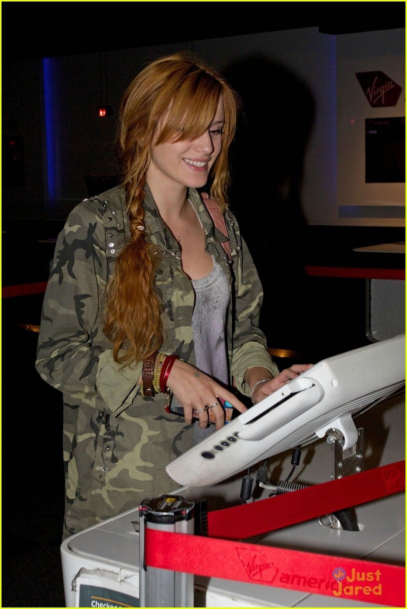 Full Sized Photo of bella thorne lax ct 04 | Bella Thorne: LA to