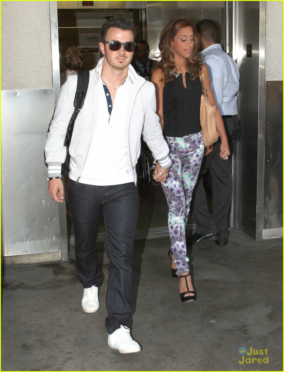 Full Sized Photo of kevin danielle jonas lax arrival 03 | Kevin ...