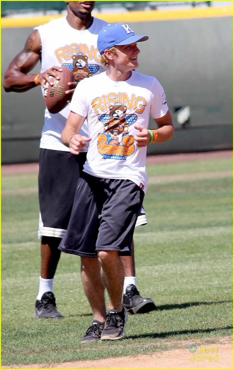 Josh Hutcherson Rising Stars of America Kickball Game! Photo 487877