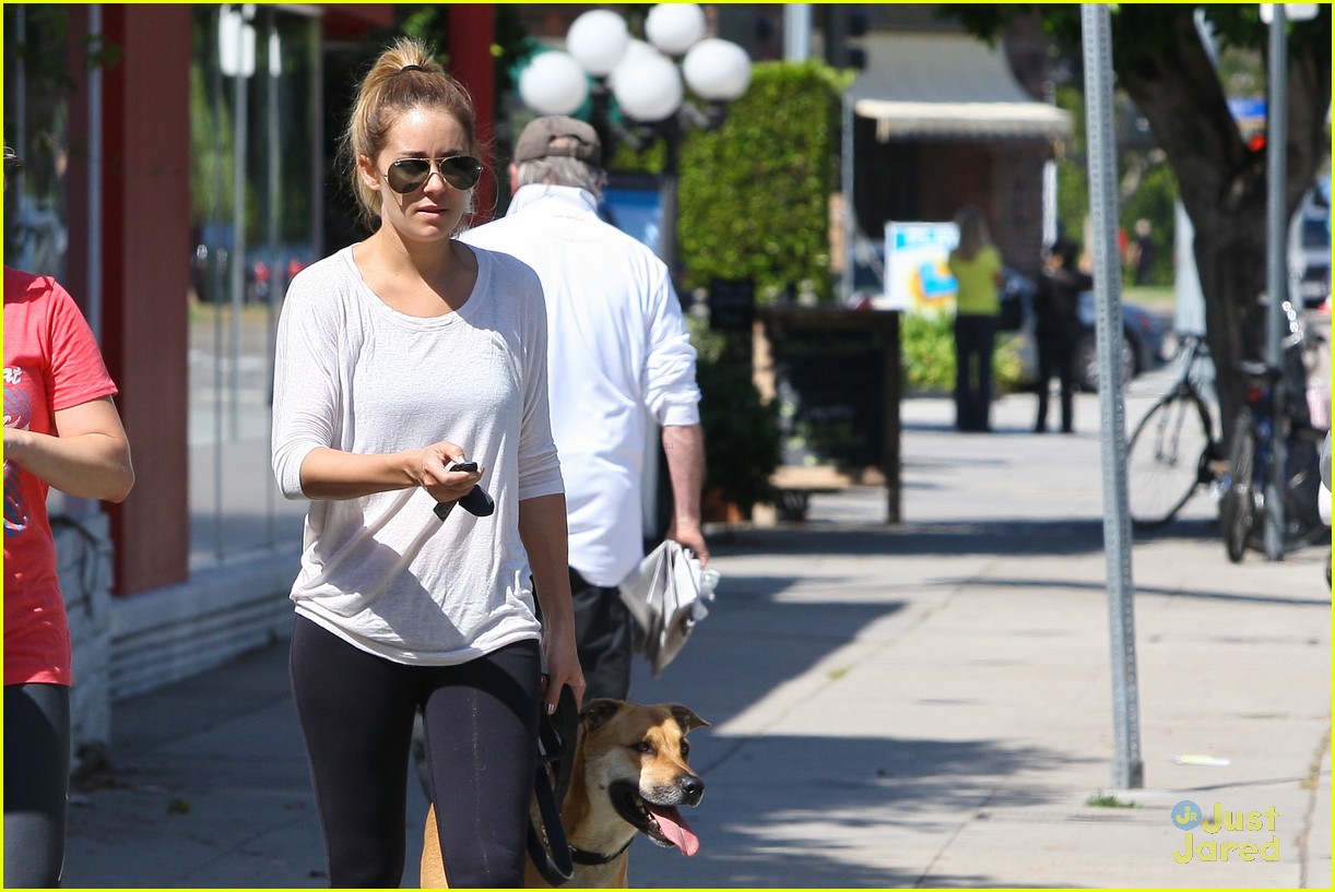 Lauren Conrad Debuts BlueAvocado Accessory Line Photo 487909 Photo