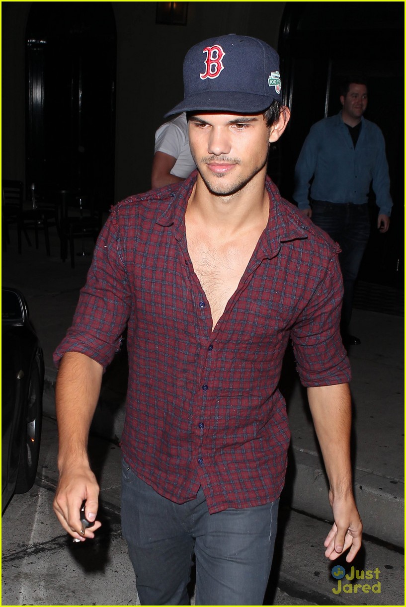 Taylor Lautner: Craig's Dinner Dude | Photo 491595 - Photo Gallery ...