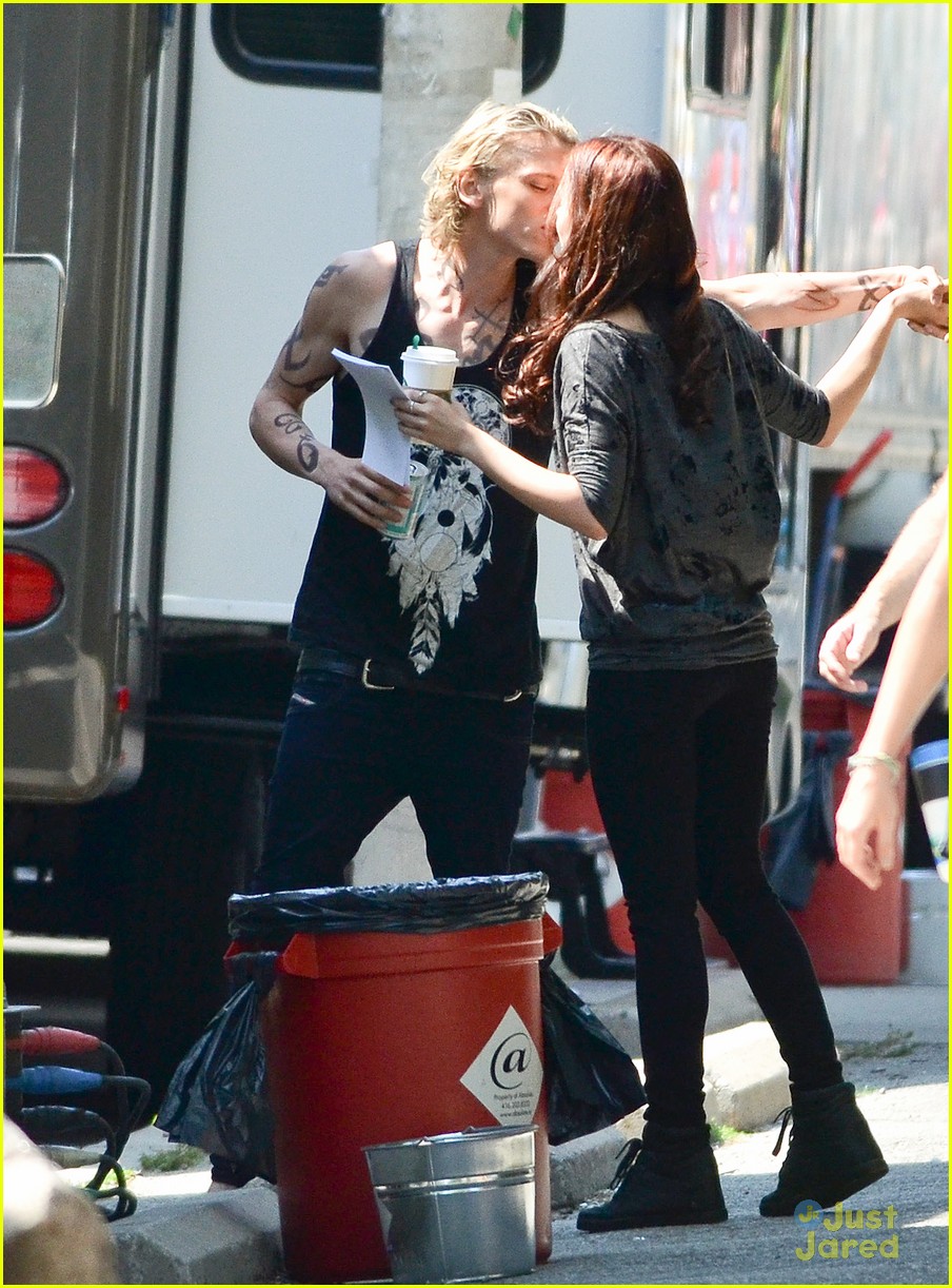 Lily Collins And Jamie Campbell Bower City Of Bones Kiss Photo