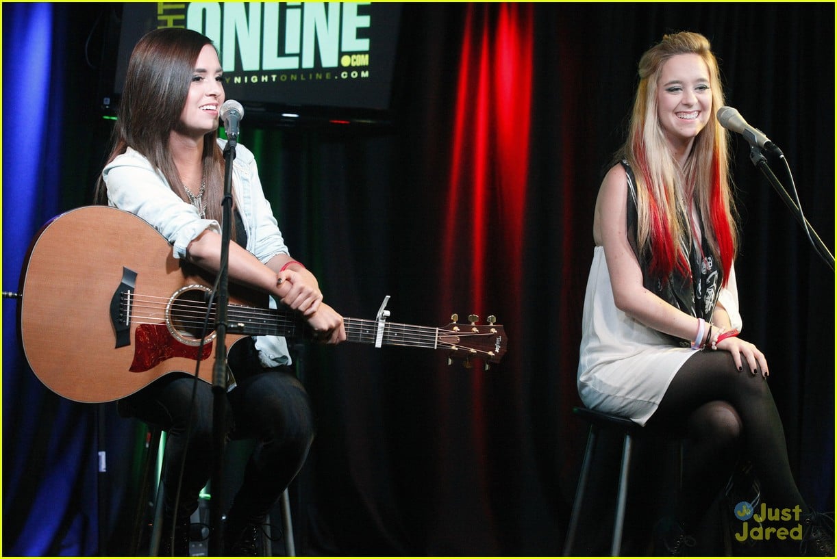 Megan And Liz Iheartradio Performance Photo 490763 Photo Gallery