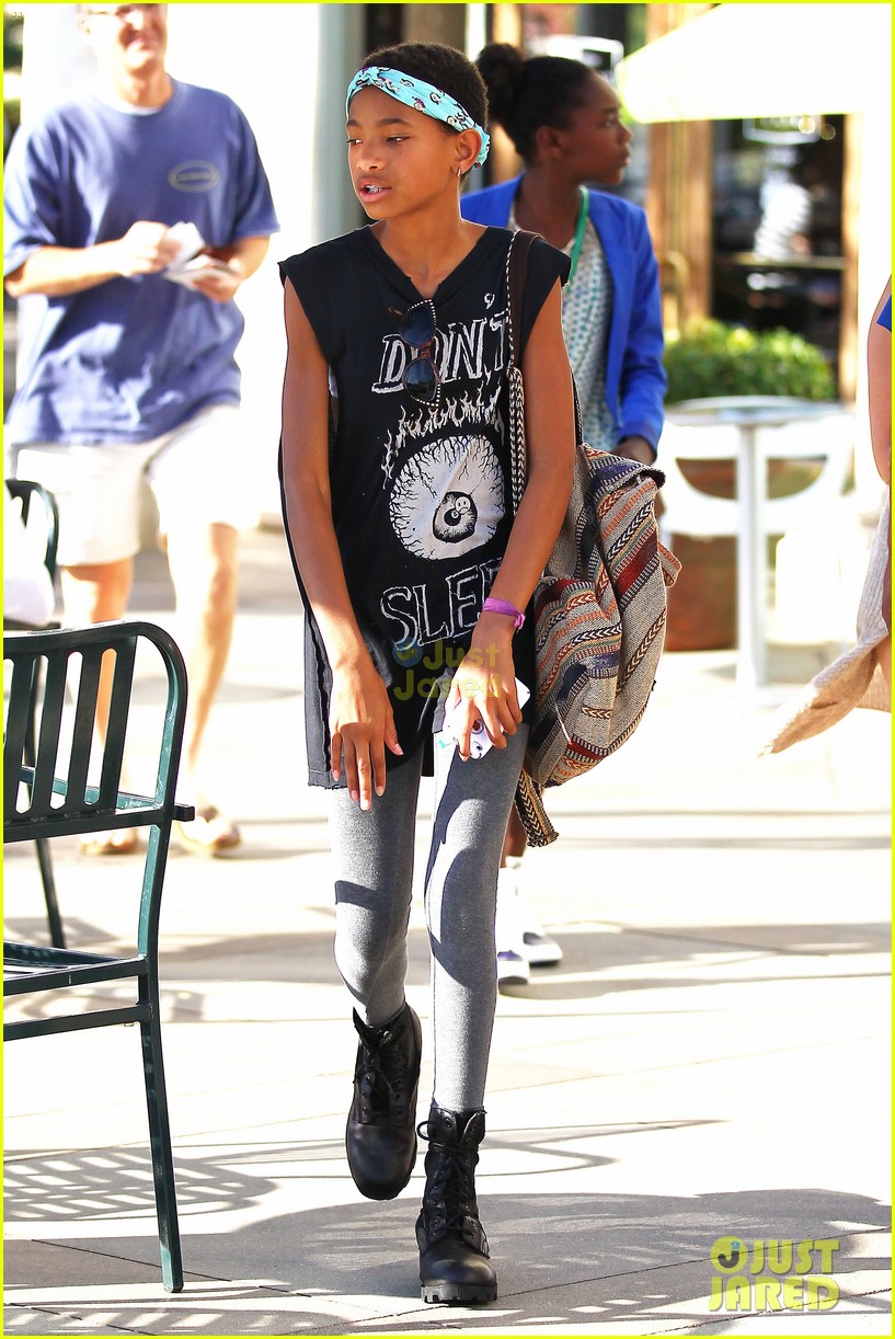 Willow Smith: Phone Spa Beauty | Photo 485860 - Photo Gallery | Just ...
